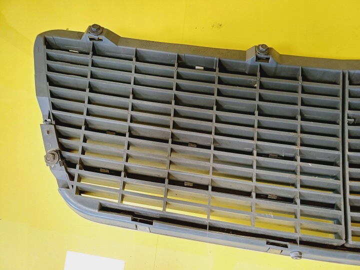 GRILLE CALANDRE MERCEDES W210 LIFT CHROME 99-02 2108800583 NR101