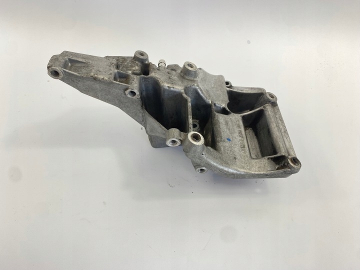POIGNÉE FIXATION MOTEUR MERCEDES W124 M111 E200 200E E220 220E 1112360930