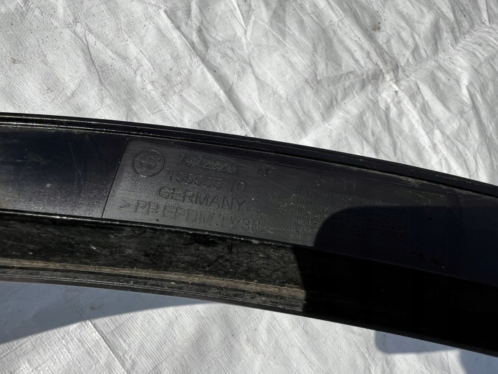 MOULURE AVANT DROIT GARDE-BOUE BMW I3 7472926 195935 10 2018 LIFT
