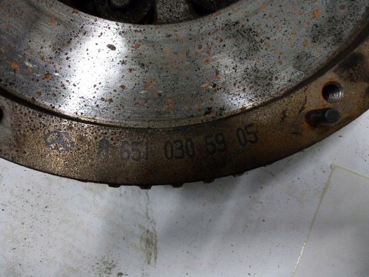 EMBRAYAGE BI-MASSE A6510305905 VITO 2.2 CDI MERCEDES V CLASSE 6510305905