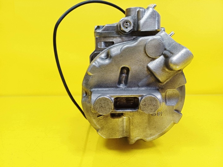 COMPRESSEUR COMPRESSEUR DE CLIMATISATION AUDI A4 B5 1.6 ESSENCE 8D0260808 NR85