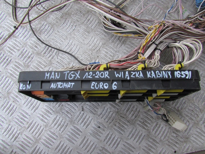 FAISCEAU DE CÂBLES INSTALLATION ÉLECTRIQUE CABINES MAN TGX 12-20R EURO 6 81254286644