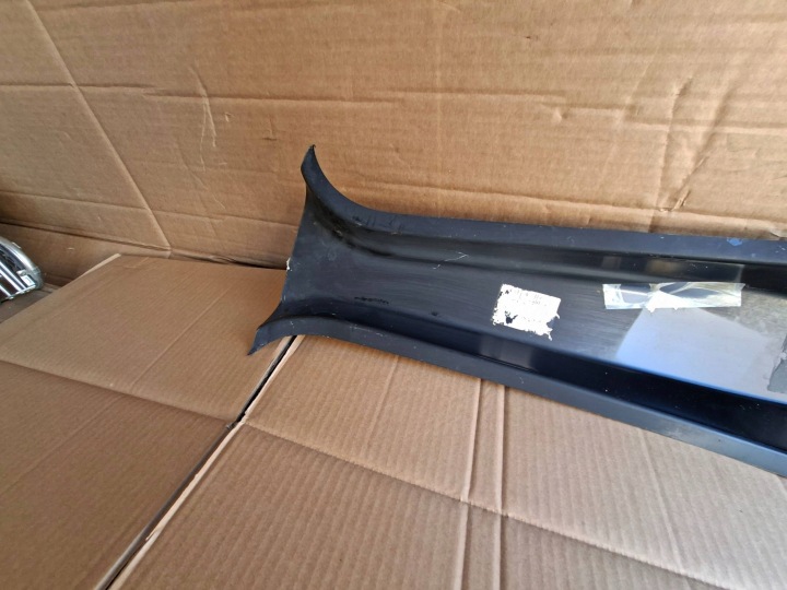 MOULURE MONTANTS B AUDI Q2 81A809847