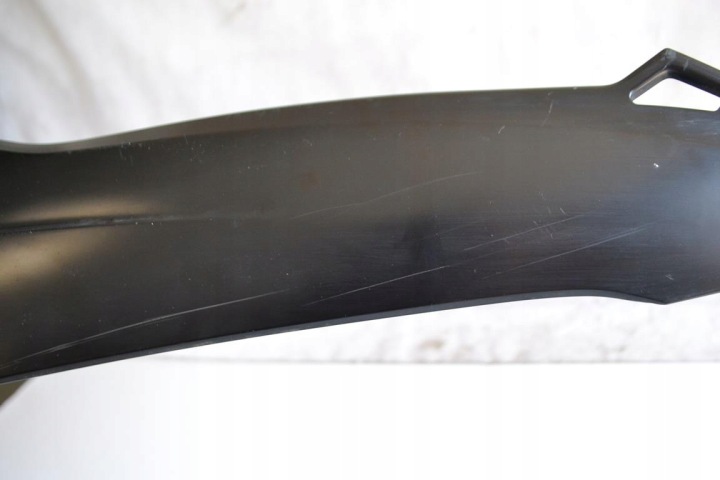 PRISE MOULURE CÔTÉ DROIT DÉFLECTEUR D'AIR HONDA FORZA 125 300