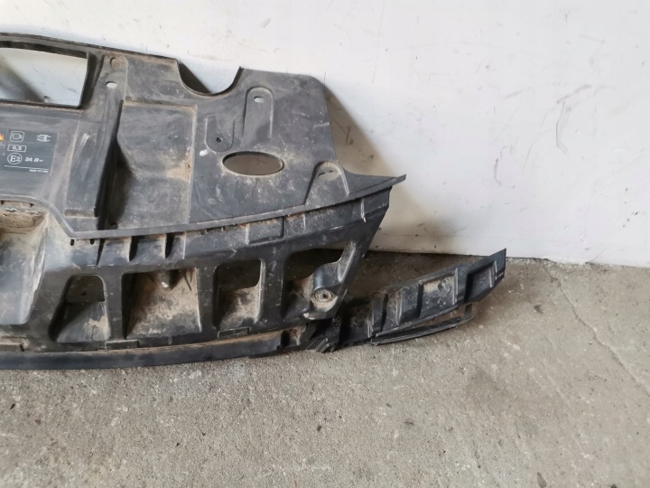 RENFORCEMENT CALANDRE GRILLE RENAULT MEGANE III LIFT 12- 620367065R