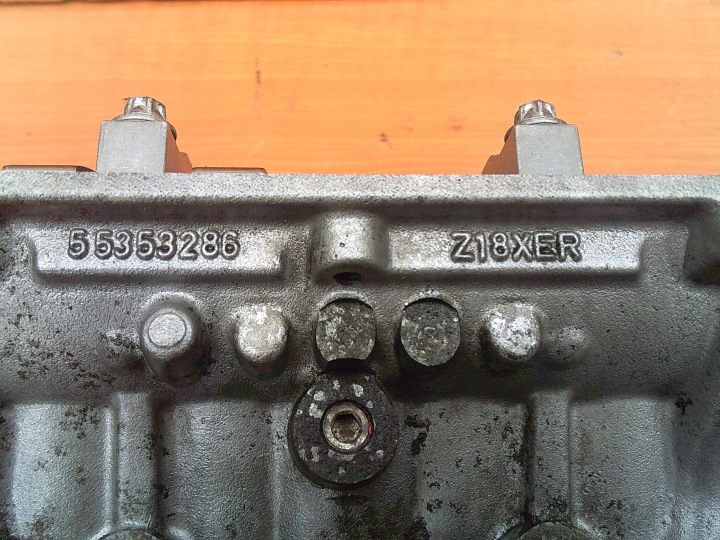 ARBRES DISTRIBUTION 90400263 55567455 OPEL ASTRA IV J 1.6 TURBO A16LET ARBRE