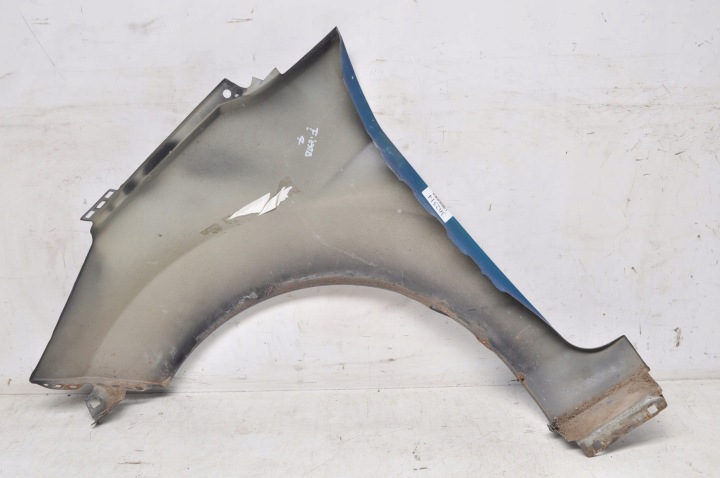 FORD FIESTA MK7 AILE DROIT AVANT AVANT LIFT