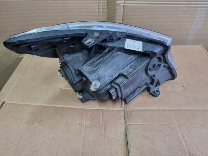 PHARE AVANT GAUCHE MERCEDES VITO V CLASSE COMPLET LED W447 A4479061401