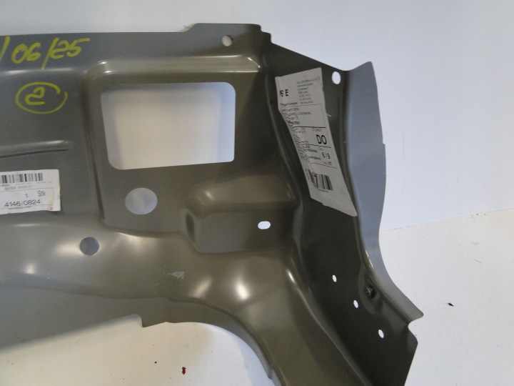 MERCEDES BRODERIE ANGLE ARRIÈRE DROIT A4476300305 VITO V CLASSE 447 II LIFT