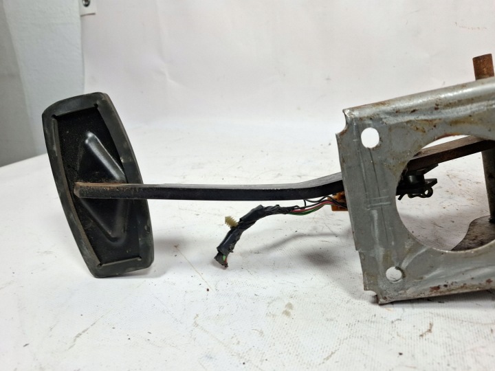 CAPTEUR PIED FORD EXPLORER F87B13480AB