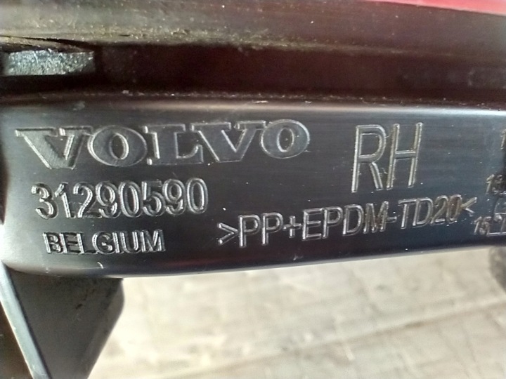 VOLVO V40 II 2 PHARE DROIT ARRIÈRE DROITE ARRIÈRE 31395845 31290590