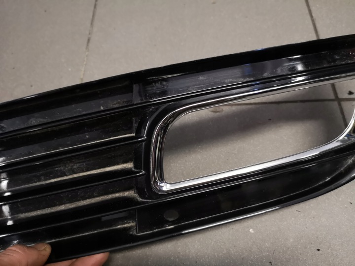 GRILLE HALOGÈNE GAUCHE AVANT AUDI A8 D3 II LIFT 4E0807681AN