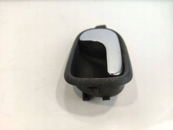 AUDI A4 B5 INTÉRIEURE POIGNÉE PORTES DROIT ARRIÈRE 8D0839020