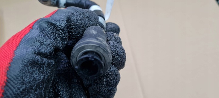 A4 B9 8W LIFT FIL TUYAU CARBURANTS 2.0 TFSI 06L133986AA A5 8W