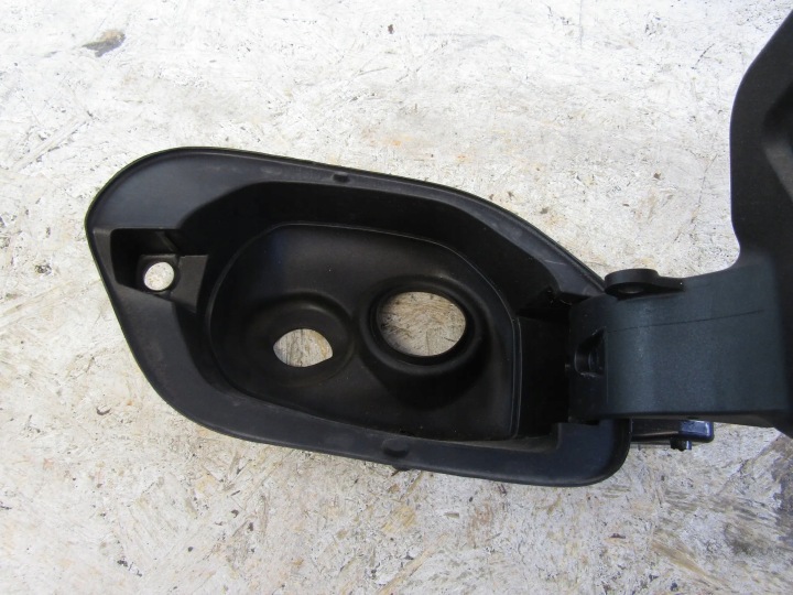 VW PASSAT B8 UNIVERSEL CLAPET GOULOTTE DE REMPLISSAGE CARBURANTS 3G9809117