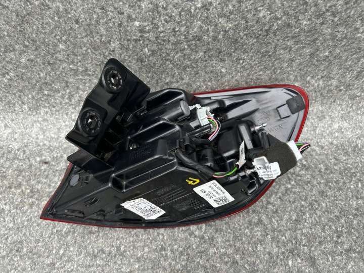 PHARE GAUCHE ARRIÈRE KIA CEED III UNIVERSEL LED 92401J7150