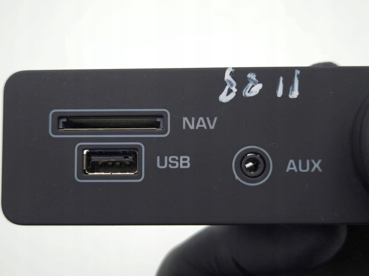 JAGUAR XE 2015 PRISE RACCORD USB
