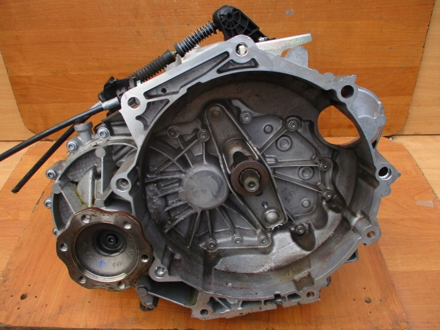 VW SEAT SKODA AUDI 1.0 TSI BOÎTE DE VITESSES UYS 8TYS KM. COMME NEUF