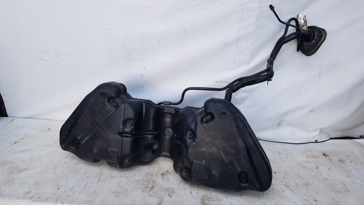 RÉSERVOIR POMPE CARBURANTS MERCEDES W204 1.8
