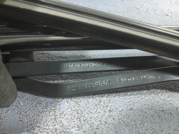 VOLVO V40 II BRAS DE SUSPENSION ESSUIE-GLACES AVANT EUROPE 2 PCS 31276060