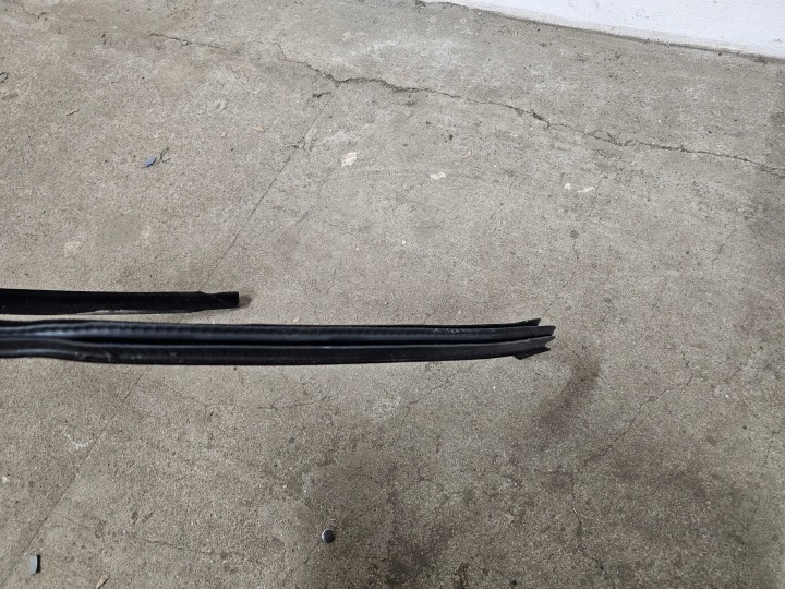 BMW SÉRIE 5 E61 LIFT 08R JOINT D'ÉTANCHÉITÉ VITRES KAROSERYJNEJ GAUCHE ARRIÈRE 7110581