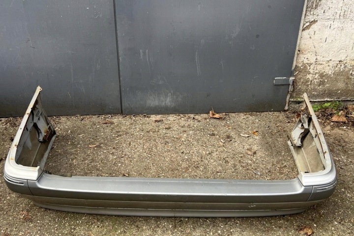 PARE-CHOCS ARRIÈRE AUDI 100 (5000) A2108857537 DIESEL 1997