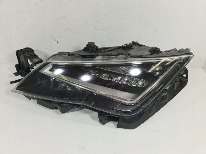 LEON III PHARE DROITE GAUCHE LENTILLE LED 5F1941008A 5F1941007A
