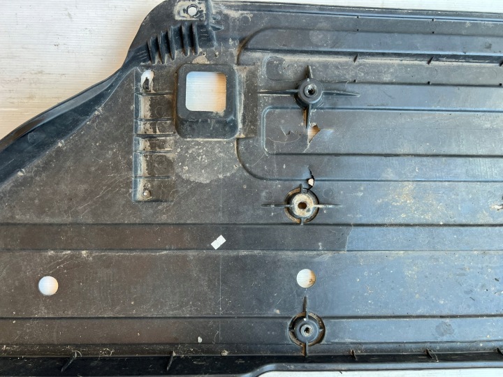 HYUNDAI I40 PLAQUE PROTECTION CHÂSSIS DROIT ARRIÈRE ARRIÈRE 84138-3Z500