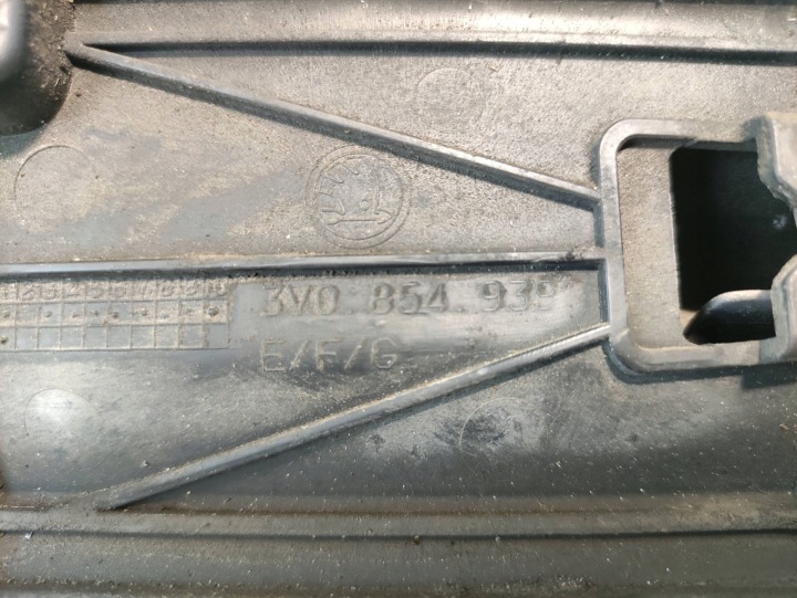 SKODA SUPERB III 3 15- MOULURE PORTES GAUCHE AVANT 3V0854939