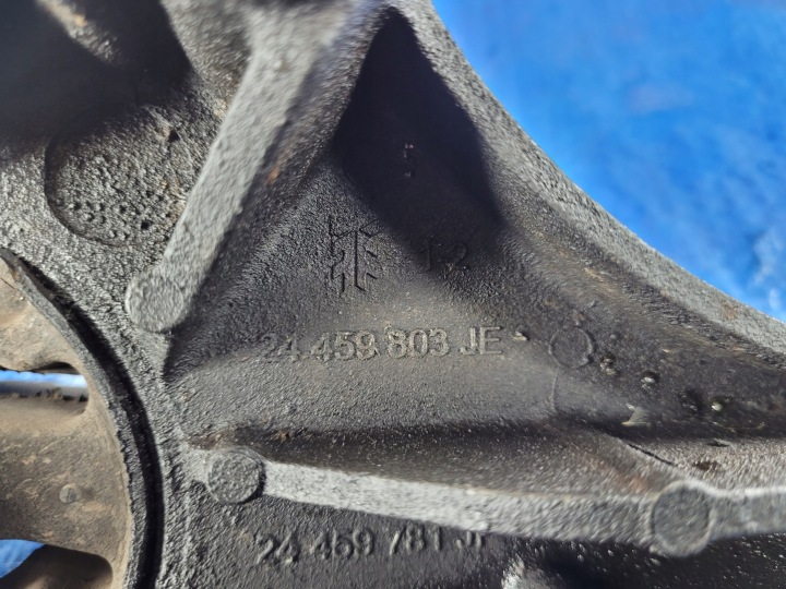 OPEL-CZESCI ASTRA H MERIVA B COUSSIN POIGNÉE MOTEUR AVANT 1.4 1.6 24459803
