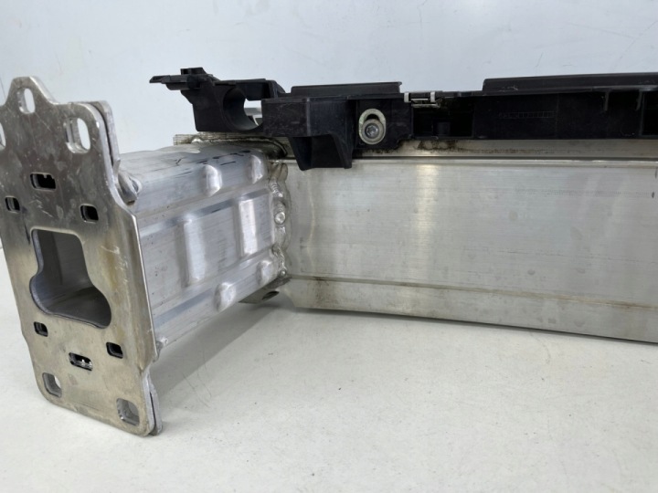 POUTRE PARE-CHOCS PORSCHE 911 992 AVANT RENFORCEMENT GLISSIÈRE AMORTISSEUR 19R.-