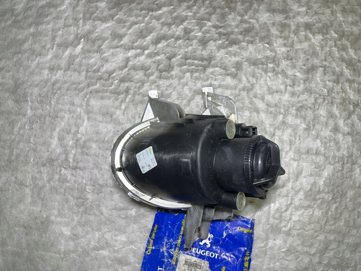 NEUF ORIGINALE PHARE ANTIBROUILLARD PEUGEOT 206 (98-09) GAUCHE PHARES ANTIBROUILLARD