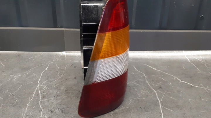 133762 PHARE GAUCHE ARRIÈRE SAAB 9000