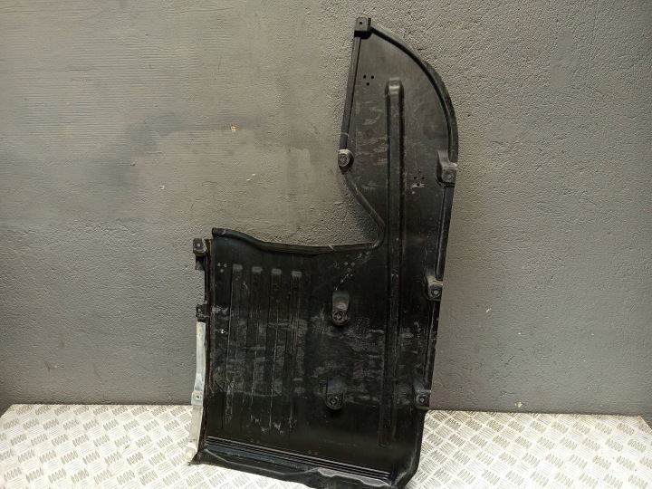 BMW OE 7428178 3' G20 G21 PLAQUE PROTECTION CHÂSSIS CENTRALE