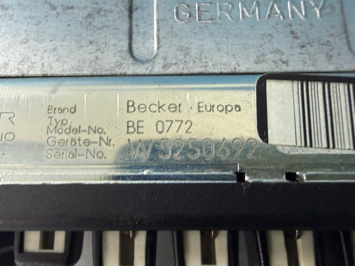 RADIO BECKER BE 0772 MERCEDES W124 COUPÉ UNIKAT