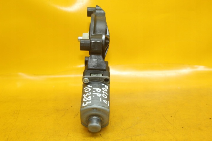 PETIT MOTEUR CONTRÔLEUR VITRES DROIT AVANT VW POLO V 6R0959802AD 0130822530