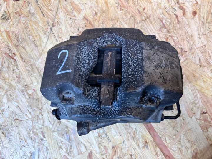 ÉTRIER DE FREIN DE FREIN PLAQUETTES AVANT DROIT BMW 5 G30 G31 6883734