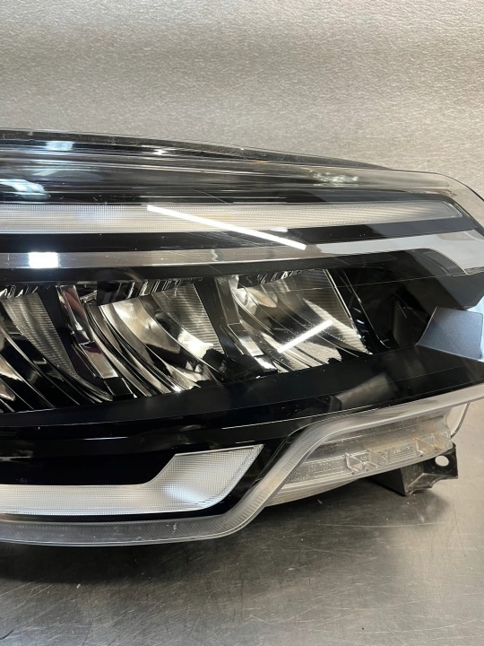 PHARE DROIT AVANT AVANT RENAULT TRAFIC III RESTYLAGE LIFT IV 260102899R EUROPE