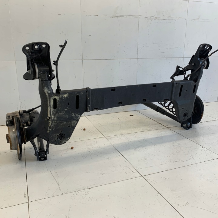 SUSPENSION ARRIÈRE ARRIÈRE COMPLET AXE POUTRE JOINTS DE DIRECTION VW GOLF 8 VIII 5H 2024R