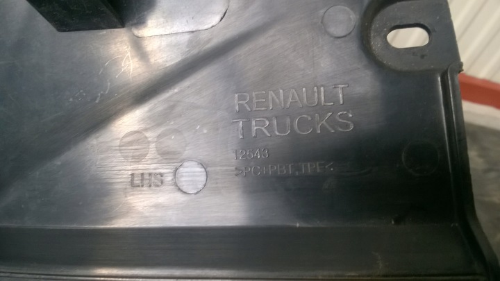 RENAULT GAMA RANGE T DOUBLURE DE PASSAGE DE ROUE GAUCHE COLLECTEUR