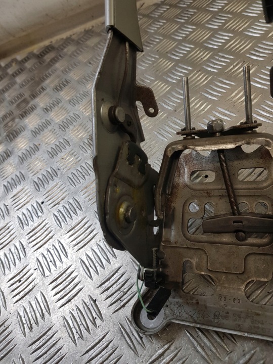 RENAULT MEGANE II 02-06 LEVIER FREINS MANUEL MANUEL 8200273004