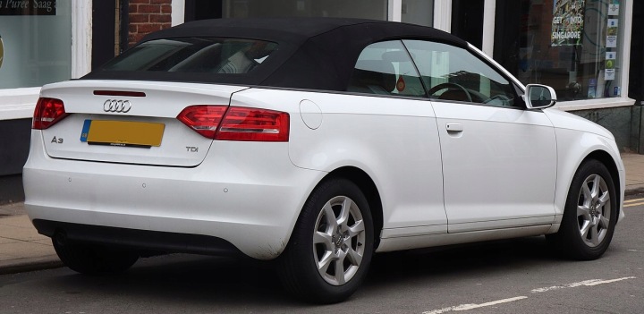 AUDI A3 8P CABRIO PHARE DROITE ARRIÈRE DANS COUVERCLE DE COFFRE