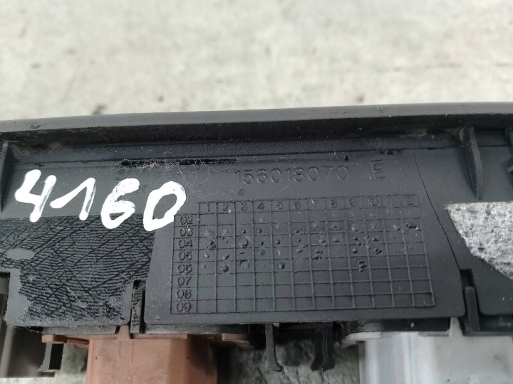 PANNEAU COMMANDE VITRE RENAULT SCENIC II 156018070 E