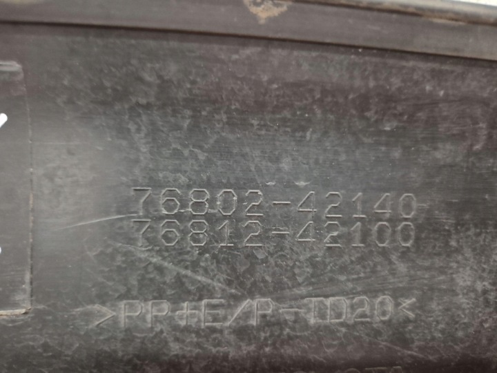 TOYOTA RAV4 V 18- MOULURE COUVERCLES DE COFFRE COUVERCLES DE COFFRE ARRIÈRE ARRIÈRE 76802-42140