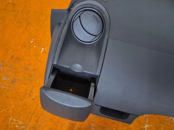 TOYOTA YARIS II 05-09 TABLEAU DE BORD COCKPIT 553020D010