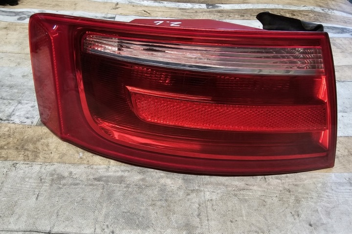 PHARE GAUCHE ARRIÈRE AUDI A5 (8T3) 8T0945095A 3.2L GASOLINE 195KW 2008