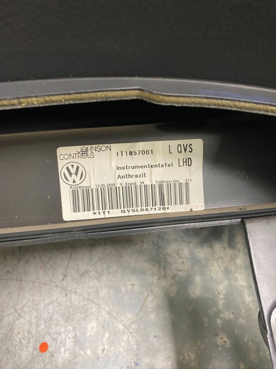 VW TOURAN I 1T COMPLÈTE CONSOLE PLANCHE COUSSIN AIRBAG COURROIE EUROPE 1T1857001