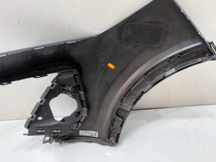 AUDI Q4 89A PARE-CHOCS ANGLE DROIT AVANT AVANT 89A807438