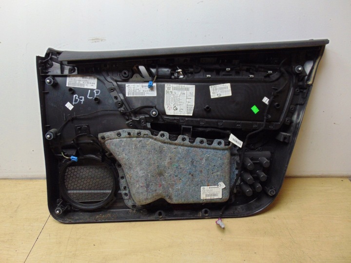 VOLKSWAGEN PASSAT B7 UNIVERSEL GARNITURE PORTES AVANT GAUCHE 3AB867011
