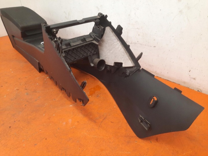 VOLKSWAGEN PASSAT B6 05-10 TUNNEL CENTRAL 3C1863241
